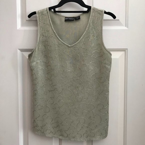 NDK FASHION Embroidered Sleeveless Top Celery Sz M - Picture 1 of 6